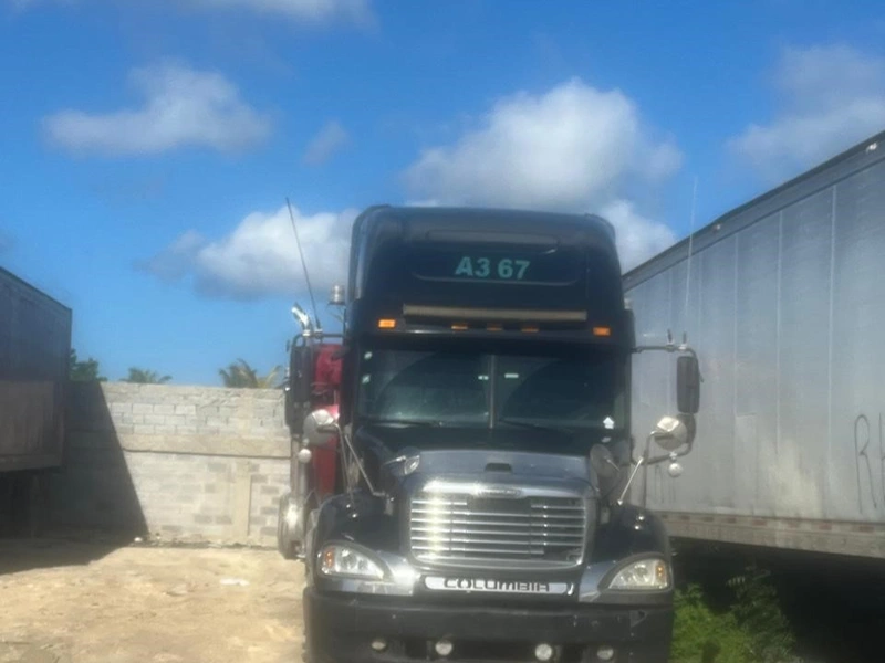 Camion de carga de frente